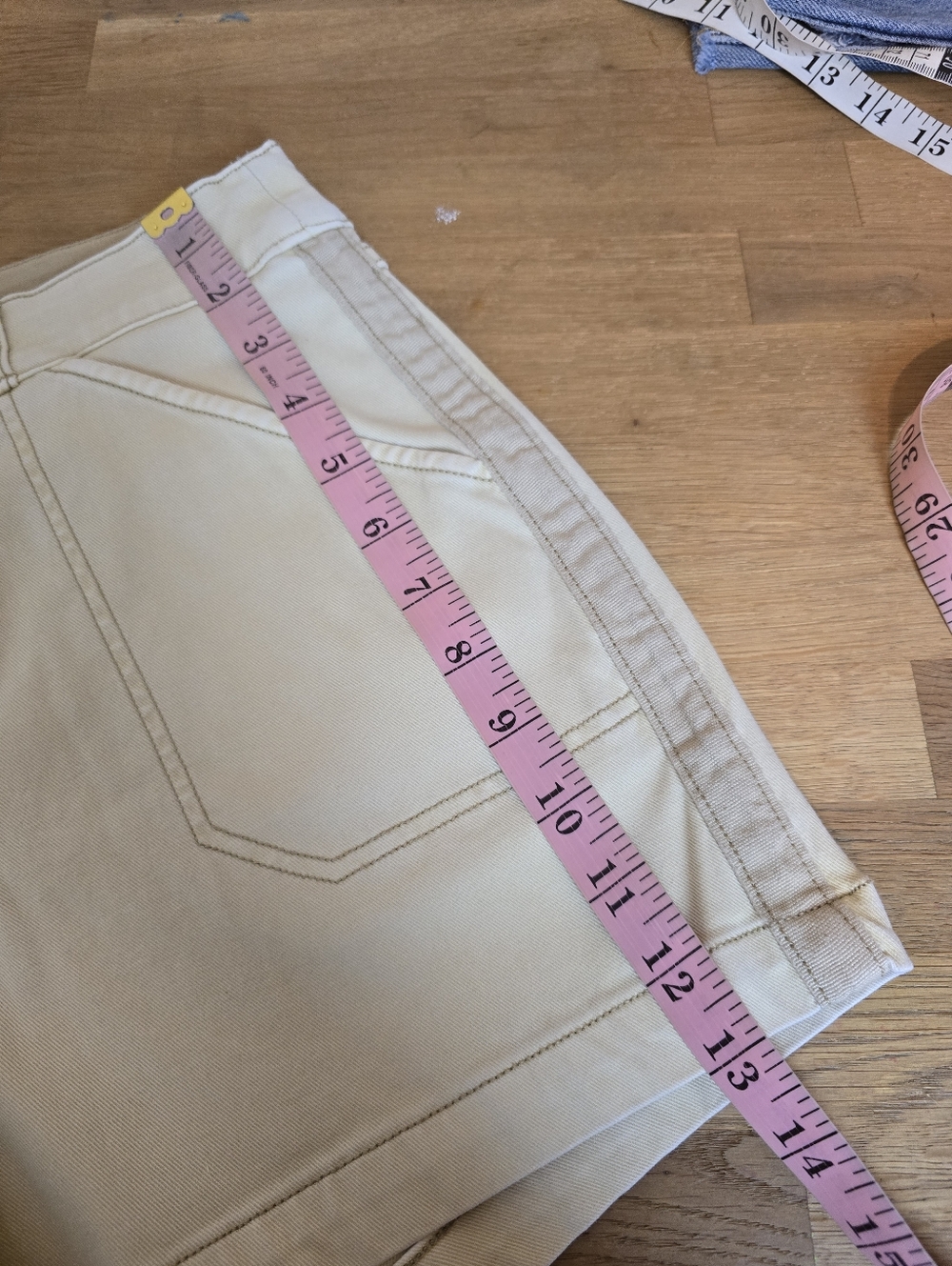 Spanx Stretch Twill Shorts Women’s Large Khaki / Beige High Rise Shaping Casual - Picture 10 of 12